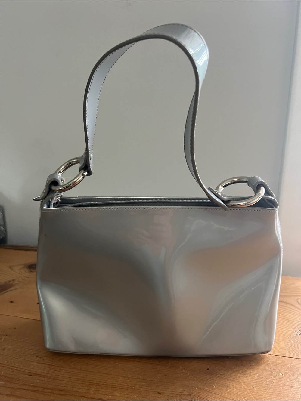 VINTAGE Y2K Beijo Metallic Chrome Silver Patent Shoulder Bag - Picture 4 of 7